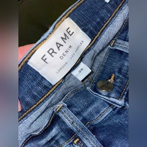 Frame- Skinny jeans. Size 24US/0